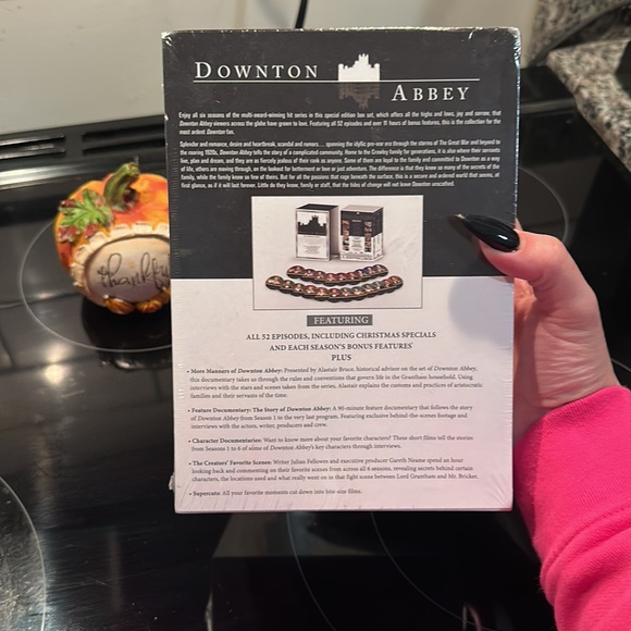 NEW IN BOX Downton Abbey: Complete Series. PLUS 2 COLLECTOR EDITION DVD. - Picture 3 of 7
